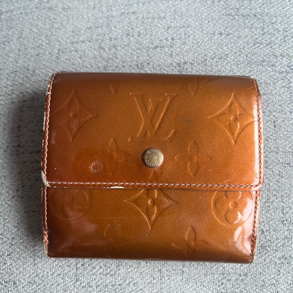 Louis Vuitton Bronze Brown Vernis Elise wallet. - Picture 3 of 12